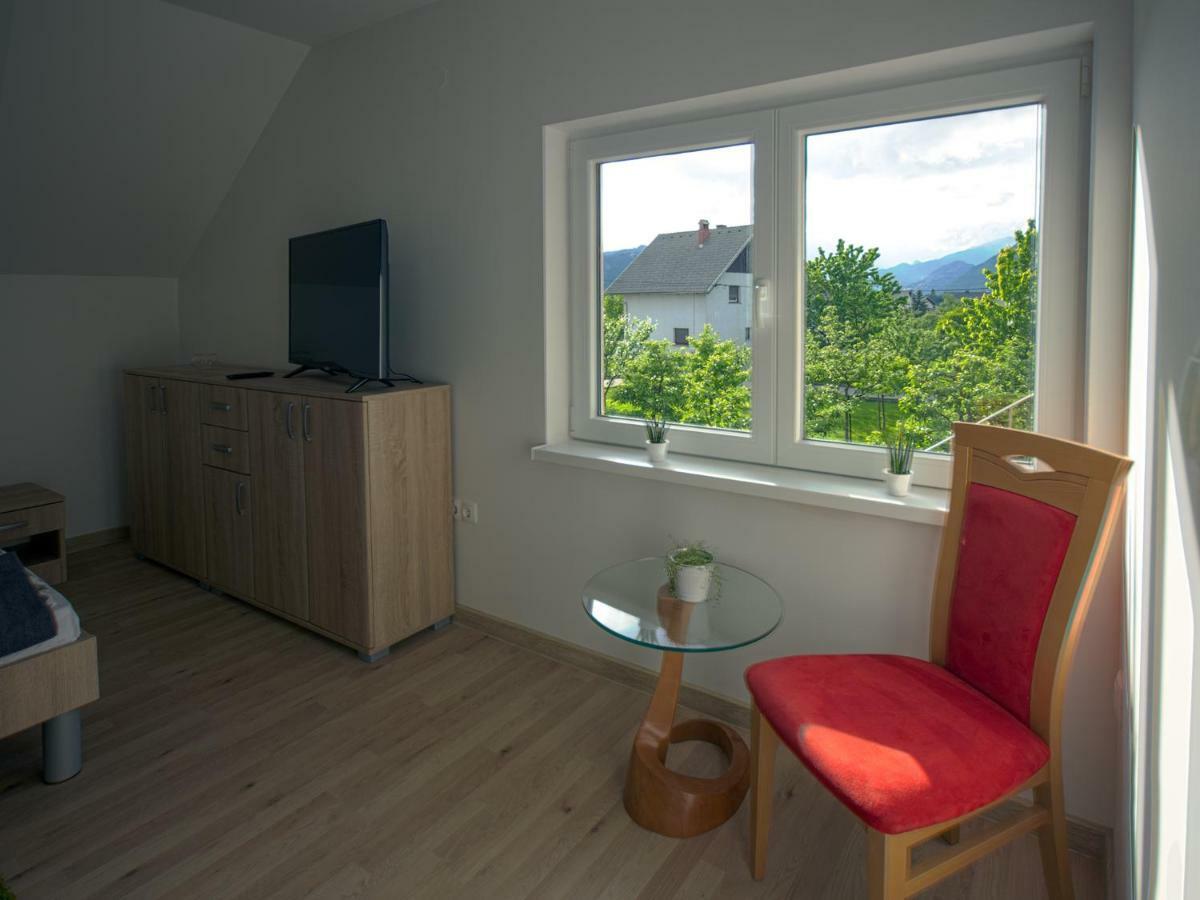 Apartment Marjetka Жировница Экстерьер фото